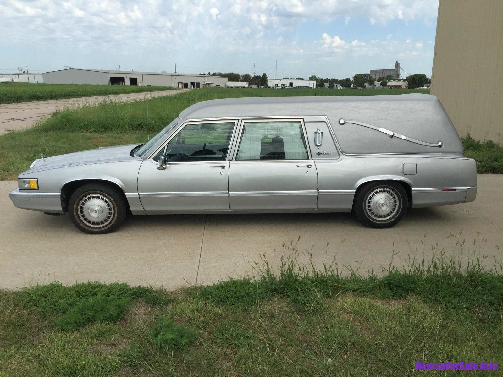 1989 Silver Cadillac Fleetwood Hearse By S&s - Hearse For Sale Archive