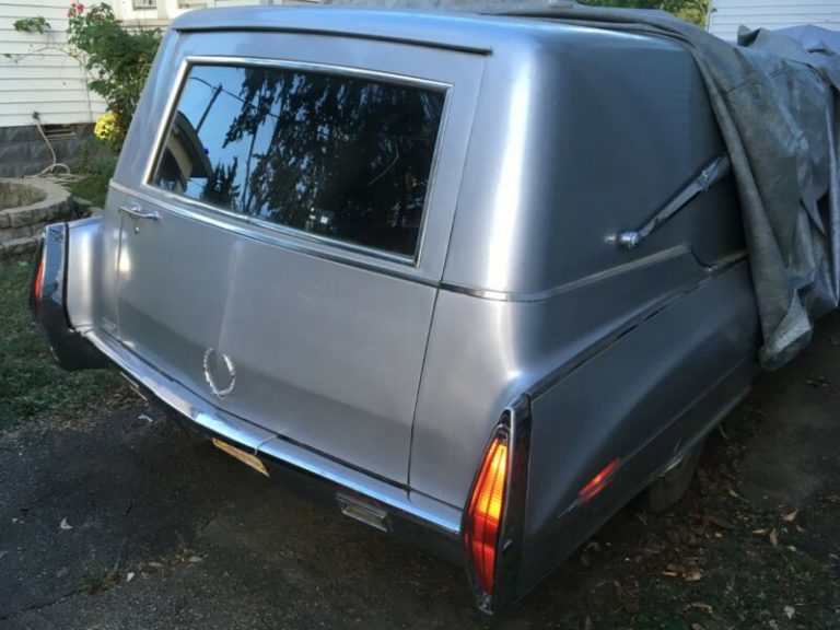 1971 Cadillac Fleetwood Crown Superior Hearse - Hearse for Sale